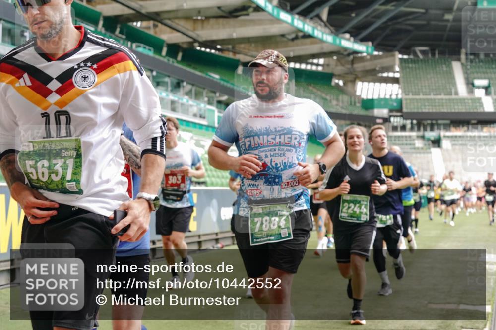 13.09.2026 - 21. swb-Marathon Bremen Michael Burmester http://msf.ph/oto/10442552 13.09.2026 13:07:15 Laufen im Stadion 109, 132, 156, 217, 287, 303, 310, 372, 430, 454, 489, 578, 607, 613, 682, 716, 784, 800, 808, 809, 831, 834, 846, 911, 922, 1083, 1173, 1189, 1205, 1210, 1274, 1322, 1364, 1365, 1369, 1387, 1395, 1437, 1532, 1533, 1545, 1574, 1581, 1600, 1823, 1831, 1841, 1848, 1854, 1871, 1909, 1926, 1938, 2003, 2070, 2076, 2090, 2219, 2275, 2283, 2318, 2355, 2356, 2393, 2405, 2440, 2492, 2565, 2611, 2699, 2707, 2721, 2731, 2755, 2802, 2818, 2831, 2866, 2902, 2911, 2949, 2960 meine-sportfotos.de