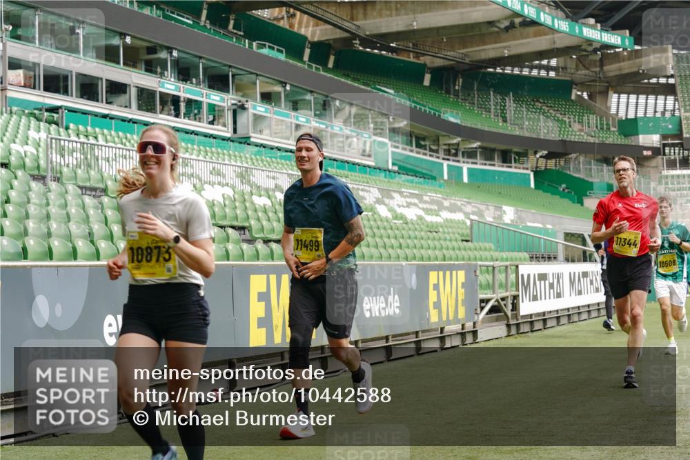 13.09.2026 - 21. swb-Marathon Bremen Michael Burmester http://msf.ph/oto/10442588 13.09.2026 10:28:23 Laufen im Stadion 10096, 10142, 10170, 10172, 10189, 10200, 10223, 10231, 10267, 10269, 10270, 10293, 10294, 10310, 10316, 10329, 10348, 10393, 10421, 10489, 10508, 10514, 10525, 10538, 10544, 10566, 10594, 10628, 10638, 10655, 10709, 10739, 10744, 10770, 10814, 10835, 10840, 10846, 10860, 10876, 10897, 10898, 10910, 10917, 10923, 10956, 10993, 11005, 11007, 11018, 11035, 11058, 11060, 11076, 11087, 11092, 11110, 11111, 11148, 11170, 11193 meine-sportfotos.de