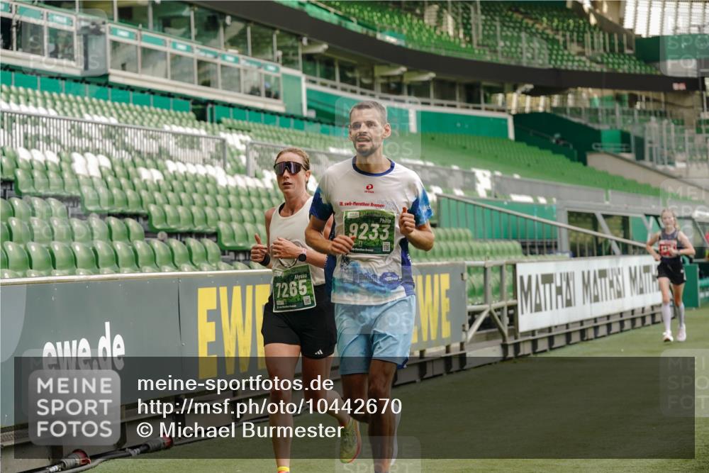 13.09.2026 - 21. swb-Marathon Bremen Michael Burmester http://msf.ph/oto/10442670 13.09.2026 12:43:54 Laufen im Stadion 439, 493, 623, 678, 681, 749, 819, 969, 1009, 1223, 1224, 1301, 1335, 1372, 1498, 1562, 1696, 1712, 1745, 1770, 1879, 1921, 2098, 2207, 2651, 2683, 3251, 3500, 3584, 3688, 4096, 4118, 4328, 4739, 4847, 4904, 5143, 5199, 5316, 5369, 5601, 5663, 5776, 5828, 5996, 6359, 6579, 6973, 7015, 7170, 7265, 7715, 7841, 7950, 8028, 8689, 8749, 8850, 8994, 9120, 9137, 9153, 9200, 9233, 9533, 9849, 13063, 13237, 126, 371, 453, 603, 640, 650, 671, 735, 744, 807, 862, 912, 957, 1136 meine-sportfotos.de