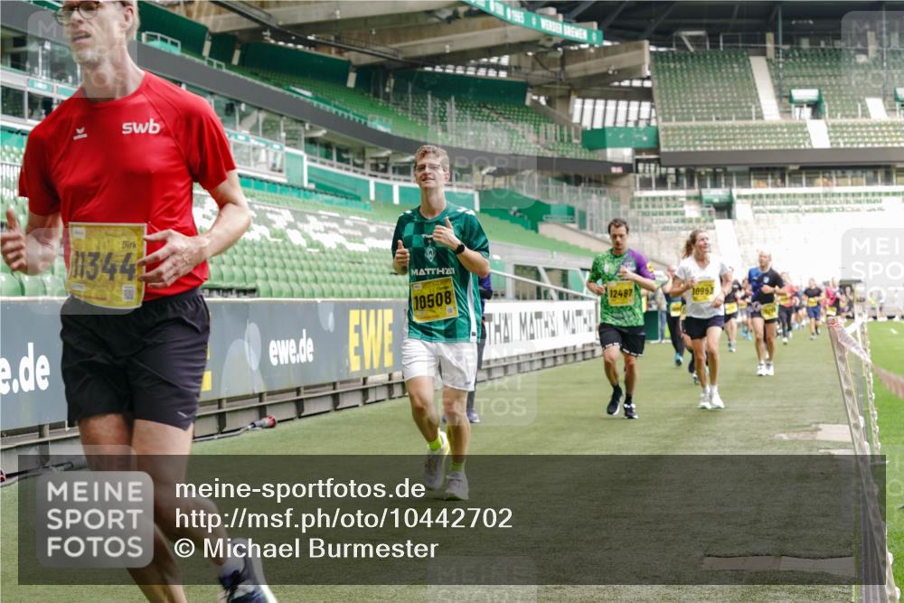13.09.2026 - 21. swb-Marathon Bremen Michael Burmester http://msf.ph/oto/10442702 13.09.2026 10:28:26 Laufen im Stadion 10096, 10142, 10170, 10172, 10189, 10200, 10223, 10231, 10267, 10269, 10270, 10293, 10294, 10310, 10316, 10329, 10348, 10393, 10421, 10489, 10508, 10514, 10525, 10538, 10544, 10566, 10594, 10628, 10638, 10655, 10709, 10739, 10763, 10770, 10814, 10835, 10840, 10846, 10860, 10876, 10897, 10898, 10910, 10917, 10923, 10956, 10993, 11005, 11007, 11018, 11035, 11058, 11060, 11076, 11087, 11092, 11110, 11111, 11148, 11170 meine-sportfotos.de