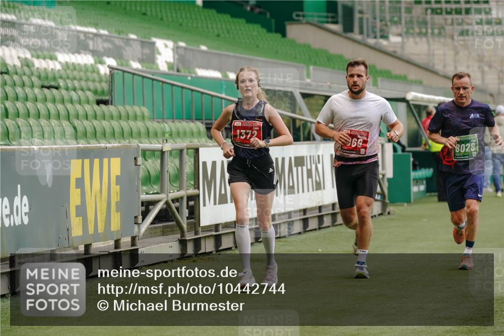 13.09.2026 - 21. swb-Marathon Bremen Michael Burmester http://msf.ph/oto/10442744 13.09.2026 12:43:56 Laufen im Stadion 439, 493, 623, 678, 681, 749, 819, 969, 1009, 1223, 1224, 1301, 1335, 1372, 1498, 1562, 1696, 1712, 1745, 1770, 1879, 1921, 2098, 2651, 2683, 3251, 3500, 3584, 3688, 4096, 4118, 4328, 4739, 4847, 4904, 5143, 5199, 5316, 5369, 5601, 5663, 5776, 5828, 5996, 6359, 6579, 6973, 7015, 7170, 7265, 7715, 7841, 7950, 8028, 8689, 8749, 8850, 8994, 9120, 9137, 9153, 9200, 9233, 9533, 9849, 13063, 13237, 126, 371, 453, 603, 640, 650, 671, 735, 744, 807, 862, 912, 957, 1136 meine-sportfotos.de