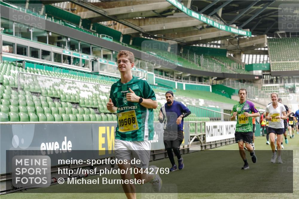 13.09.2026 - 21. swb-Marathon Bremen Michael Burmester http://msf.ph/oto/10442769 13.09.2026 10:28:27 Laufen im Stadion 10142, 10170, 10172, 10189, 10200, 10223, 10231, 10267, 10269, 10270, 10293, 10294, 10310, 10316, 10329, 10348, 10393, 10421, 10489, 10508, 10514, 10525, 10538, 10544, 10566, 10594, 10638, 10655, 10709, 10739, 10763, 10770, 10814, 10835, 10840, 10846, 10860, 10876, 10897, 10898, 10910, 10917, 10923, 10956, 10993, 11005, 11007, 11018, 11035, 11058, 11060, 11076, 11087, 11092, 11110, 11111, 11148, 11170 meine-sportfotos.de