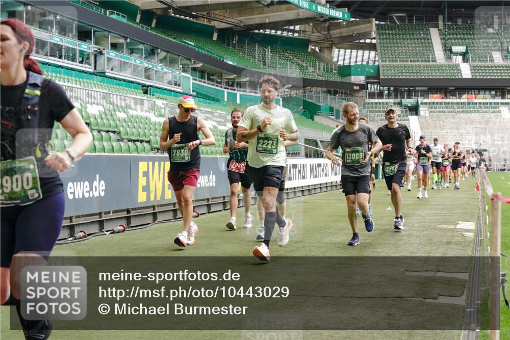 13.09.2026 - 21. swb-Marathon Bremen Michael Burmester http://msf.ph/oto/10443029 13.09.2026 13:07:23 Laufen im Stadion 109, 132, 156, 287, 303, 310, 372, 430, 454, 489, 551, 578, 607, 613, 682, 716, 784, 800, 808, 809, 831, 834, 846, 911, 922, 1083, 1173, 1189, 1205, 1210, 1274, 1285, 1322, 1364, 1365, 1369, 1387, 1395, 1437, 1532, 1545, 1574, 1581, 1600, 1823, 1831, 1841, 1848, 1854, 1871, 1909, 1926, 1938, 2003, 2070, 2090, 2215, 2219, 2275, 2283, 2318, 2355, 2356, 2366, 2393, 2405, 2440, 2492, 2565, 2611, 2699, 2707, 2721, 2731, 2755, 2782, 2802, 2818, 2831, 2866, 2902, 2911, 2949, 2960 meine-sportfotos.de