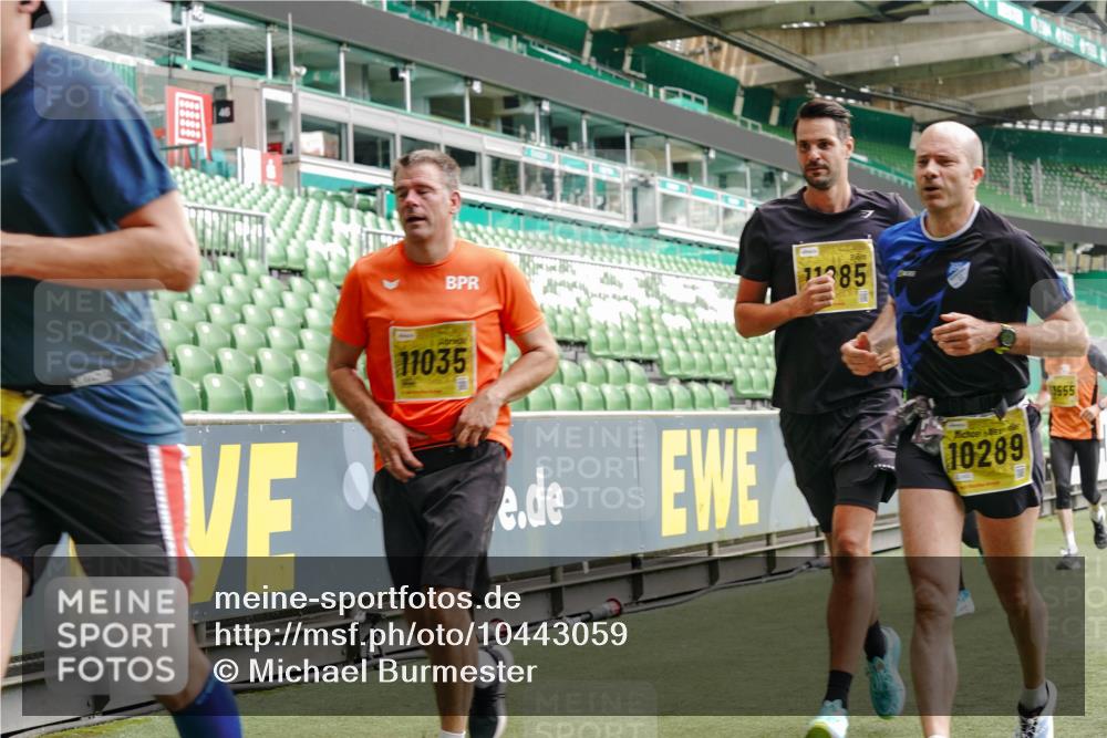 13.09.2026 - 21. swb-Marathon Bremen Michael Burmester http://msf.ph/oto/10443059 13.09.2026 10:28:33 Laufen im Stadion 10142, 10170, 10183, 10189, 10200, 10223, 10267, 10269, 10270, 10293, 10294, 10310, 10316, 10329, 10348, 10381, 10393, 10421, 10426, 10489, 10508, 10525, 10538, 10544, 10566, 10594, 10655, 10709, 10739, 10763, 10770, 10814, 10835, 10840, 10846, 10860, 10876, 10897, 10898, 10910, 10917, 10923, 10993, 11005, 11007, 11018, 11035, 11058, 11060, 11076, 11087, 11092, 11110, 11111, 11148, 11170 meine-sportfotos.de