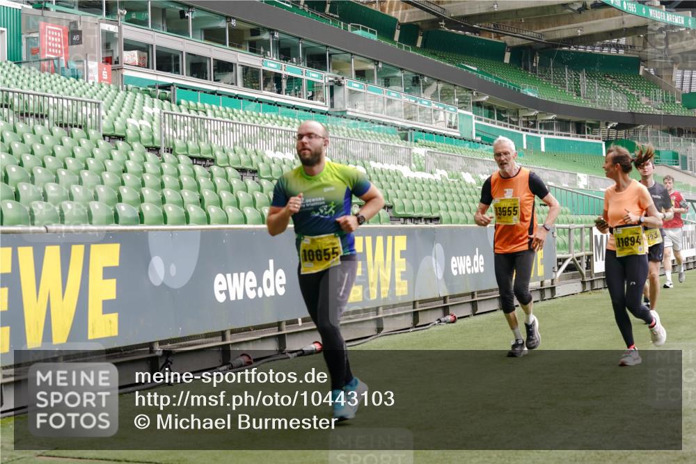 13.09.2026 - 21. swb-Marathon Bremen Michael Burmester http://msf.ph/oto/10443103 13.09.2026 10:28:34 Laufen im Stadion 10142, 10170, 10183, 10189, 10200, 10223, 10267, 10269, 10270, 10293, 10294, 10310, 10316, 10329, 10348, 10381, 10393, 10421, 10426, 10489, 10508, 10525, 10537, 10538, 10544, 10566, 10594, 10655, 10709, 10739, 10763, 10770, 10814, 10835, 10840, 10846, 10860, 10876, 10897, 10898, 10910, 10917, 10923, 10966, 10993, 11005, 11007, 11018, 11035, 11058, 11060, 11076, 11087, 11092, 11110, 11111, 11148, 11170 meine-sportfotos.de