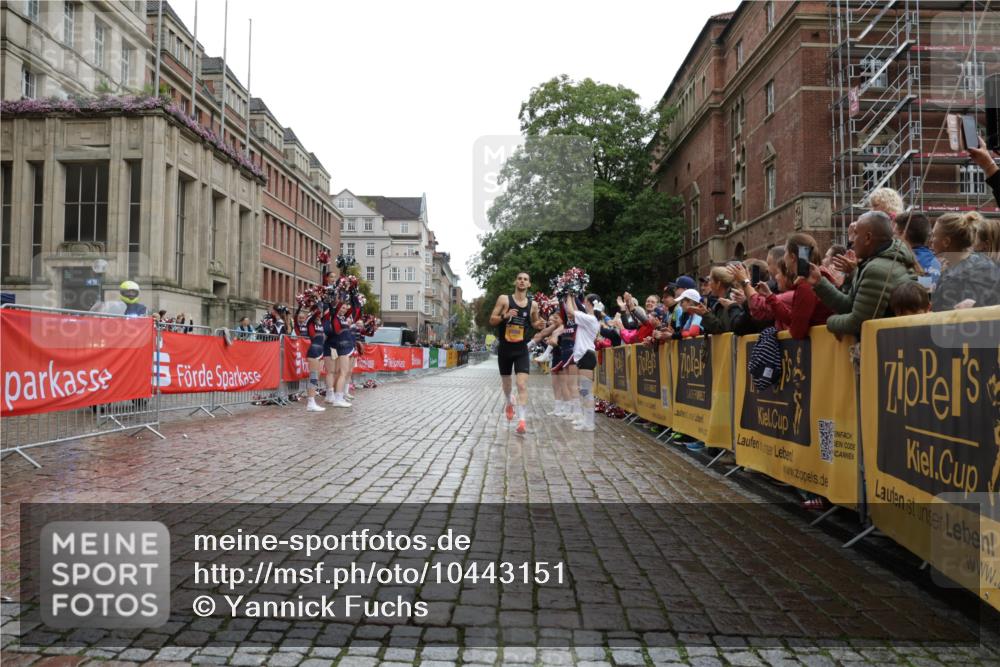 13.09.2026 - Kiel Lauf Yannick Fuchs http://msf.ph/oto/10443151 13.09.2026 11:58:59 Ziel 6694 meine-sportfotos.de