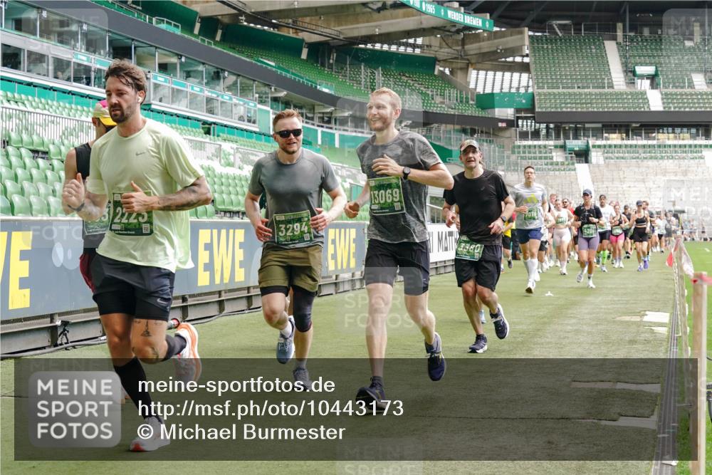 13.09.2026 - 21. swb-Marathon Bremen Michael Burmester http://msf.ph/oto/10443173 13.09.2026 13:07:25 Laufen im Stadion 109, 132, 156, 287, 303, 310, 372, 430, 454, 489, 551, 578, 607, 613, 682, 716, 784, 800, 808, 809, 831, 834, 846, 911, 922, 1083, 1173, 1189, 1205, 1210, 1285, 1322, 1364, 1365, 1369, 1387, 1395, 1437, 1532, 1545, 1574, 1600, 1688, 1823, 1831, 1841, 1848, 1854, 1871, 1909, 1926, 1938, 2003, 2070, 2090, 2215, 2219, 2275, 2283, 2318, 2355, 2356, 2366, 2393, 2405, 2440, 2492, 2565, 2611, 2699, 2707, 2721, 2731, 2755, 2782, 2802, 2818, 2831, 2866, 2902, 2911, 2949, 2960 meine-sportfotos.de