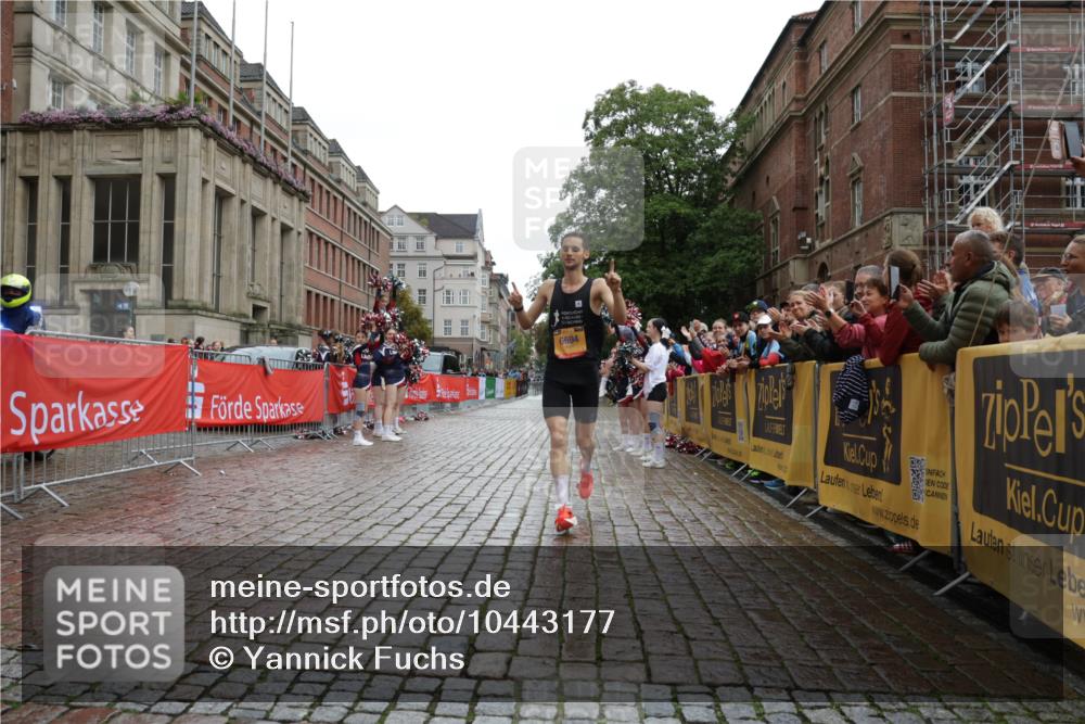 13.09.2026 - Kiel Lauf Yannick Fuchs http://msf.ph/oto/10443177 13.09.2026 11:59:00 Ziel 6694 meine-sportfotos.de