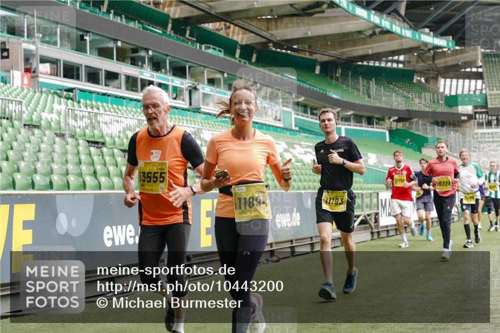 13.09.2026 - 21. swb-Marathon Bremen Michael Burmester http://msf.ph/oto/10443200 13.09.2026 10:28:36 Laufen im Stadion 10142, 10170, 10183, 10189, 10200, 10223, 10267, 10269, 10270, 10293, 10294, 10310, 10316, 10329, 10348, 10381, 10393, 10421, 10426, 10489, 10508, 10525, 10537, 10538, 10544, 10566, 10594, 10655, 10709, 10739, 10763, 10770, 10814, 10835, 10840, 10846, 10860, 10876, 10897, 10898, 10910, 10917, 10923, 10966, 10993, 11005, 11007, 11018, 11035, 11058, 11060, 11076, 11087, 11092, 11110, 11111, 11148, 11170 meine-sportfotos.de