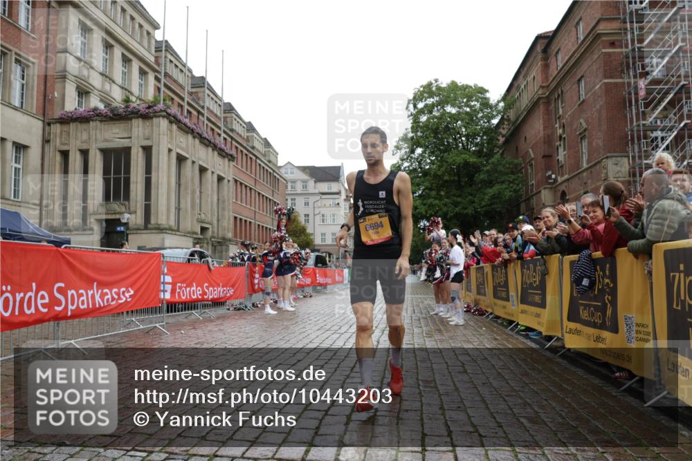 13.09.2026 - Kiel Lauf Yannick Fuchs http://msf.ph/oto/10443203 13.09.2026 11:59:01 Ziel 6694 meine-sportfotos.de
