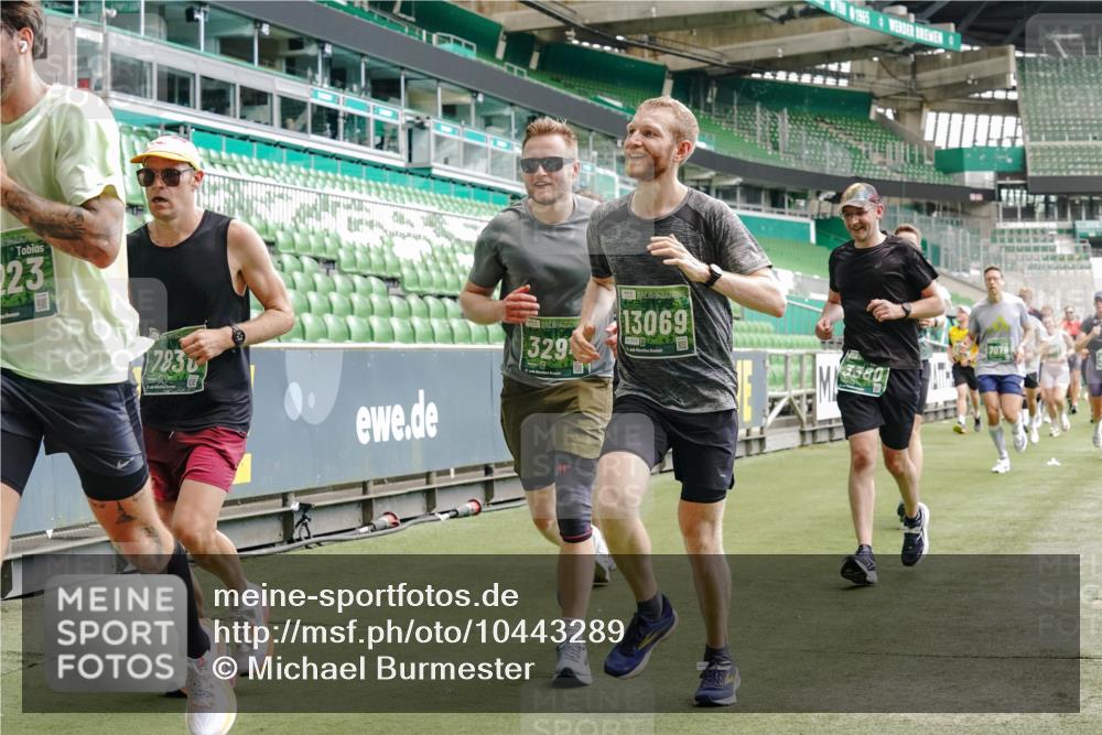 13.09.2026 - 21. swb-Marathon Bremen Michael Burmester http://msf.ph/oto/10443289 13.09.2026 13:07:25 Laufen im Stadion 109, 132, 156, 287, 303, 310, 372, 430, 454, 489, 551, 578, 607, 613, 682, 716, 784, 800, 808, 809, 831, 834, 846, 911, 922, 1083, 1173, 1189, 1205, 1210, 1285, 1322, 1364, 1365, 1369, 1387, 1395, 1437, 1532, 1545, 1574, 1600, 1688, 1823, 1831, 1841, 1848, 1854, 1871, 1909, 1926, 1938, 2003, 2070, 2090, 2215, 2219, 2275, 2283, 2318, 2355, 2356, 2366, 2393, 2405, 2440, 2492, 2565, 2611, 2699, 2707, 2721, 2731, 2755, 2782, 2802, 2818, 2831, 2866, 2902, 2911, 2949, 2960 meine-sportfotos.de
