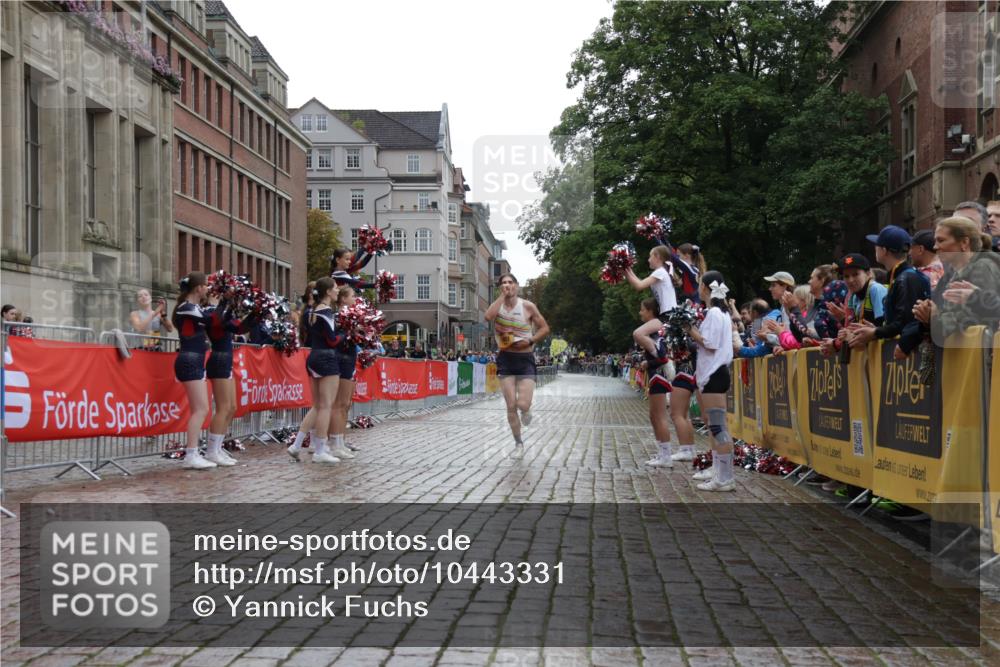 13.09.2026 - Kiel Lauf Yannick Fuchs http://msf.ph/oto/10443331 13.09.2026 12:01:22 Ziel 8803 meine-sportfotos.de
