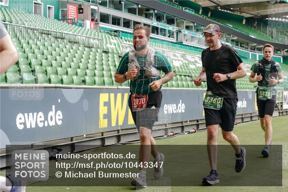 13.09.2026 - 21. swb-Marathon Bremen Michael Burmester http://msf.ph/oto/10443347 13.09.2026 13:07:27 Laufen im Stadion 109, 132, 156, 287, 303, 310, 372, 430, 454, 489, 551, 578, 607, 613, 682, 716, 784, 800, 808, 809, 831, 834, 846, 911, 922, 1083, 1173, 1189, 1205, 1210, 1285, 1322, 1364, 1365, 1369, 1387, 1395, 1437, 1532, 1545, 1574, 1600, 1688, 1823, 1831, 1841, 1848, 1854, 1871, 1909, 1926, 1938, 2003, 2070, 2090, 2215, 2219, 2275, 2283, 2318, 2355, 2356, 2366, 2393, 2405, 2440, 2492, 2565, 2611, 2699, 2707, 2721, 2731, 2755, 2782, 2802, 2818, 2831, 2866, 2902, 2911, 2949, 2960 meine-sportfotos.de