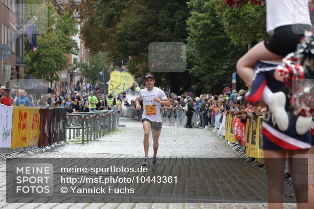 13.09.2026 - Kiel Lauf Yannick Fuchs http://msf.ph/oto/10443361 13.09.2026 12:02:12 Ziel 11291 meine-sportfotos.de