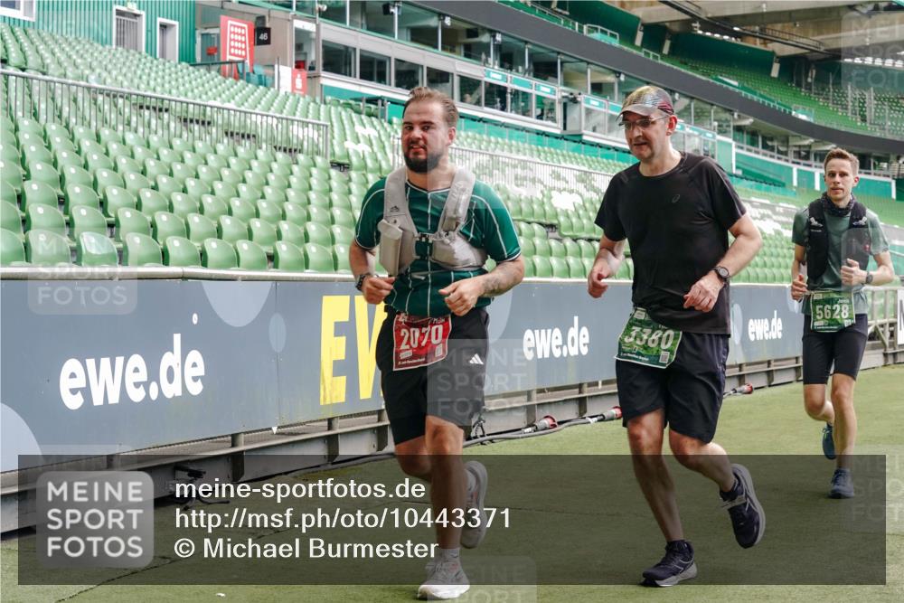 13.09.2026 - 21. swb-Marathon Bremen Michael Burmester http://msf.ph/oto/10443371 13.09.2026 13:07:27 Laufen im Stadion 109, 132, 156, 287, 303, 310, 372, 430, 454, 489, 551, 578, 607, 613, 682, 716, 784, 800, 808, 809, 831, 834, 846, 911, 922, 1083, 1173, 1189, 1205, 1210, 1285, 1322, 1364, 1365, 1369, 1387, 1395, 1437, 1532, 1545, 1574, 1600, 1688, 1823, 1831, 1841, 1848, 1854, 1871, 1909, 1926, 1938, 2003, 2070, 2090, 2215, 2219, 2275, 2283, 2318, 2355, 2356, 2366, 2393, 2405, 2440, 2492, 2565, 2611, 2699, 2707, 2721, 2731, 2755, 2782, 2802, 2818, 2831, 2866, 2902, 2911, 2949, 2960 meine-sportfotos.de