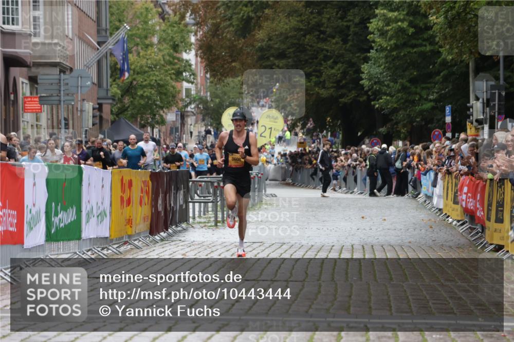 13.09.2026 - Kiel Lauf Yannick Fuchs http://msf.ph/oto/10443444 13.09.2026 12:04:02 Ziel 8608, 11804 meine-sportfotos.de