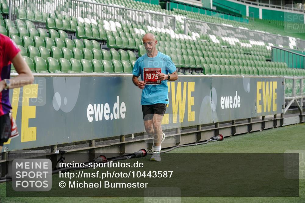 13.09.2026 - 21. swb-Marathon Bremen Michael Burmester http://msf.ph/oto/10443587 13.09.2026 12:44:37 Laufen im Stadion 280, 339, 493, 508, 623, 678, 681, 715, 819, 969, 1264, 1301, 1335, 1372, 1498, 1696, 1770, 1921, 1937, 1975, 2020, 2098, 3092, 3271, 3500, 3609, 3688, 4118, 4328, 4739, 4904, 5092, 5143, 5199, 5369, 5601, 5776, 5996, 6359, 6579, 6973, 7015, 7170, 7206, 7265, 7478, 7715, 7841, 7950, 8028, 8054, 8096, 8689, 8850, 9070, 9129, 9137, 9153, 9233, 9306, 9583, 9642, 9849, 13063, 13168, 13237, 126, 371, 603, 640, 650, 671, 735, 744, 862, 912, 957, 1136, 1411, 1667, 1822, 1850 meine-sportfotos.de