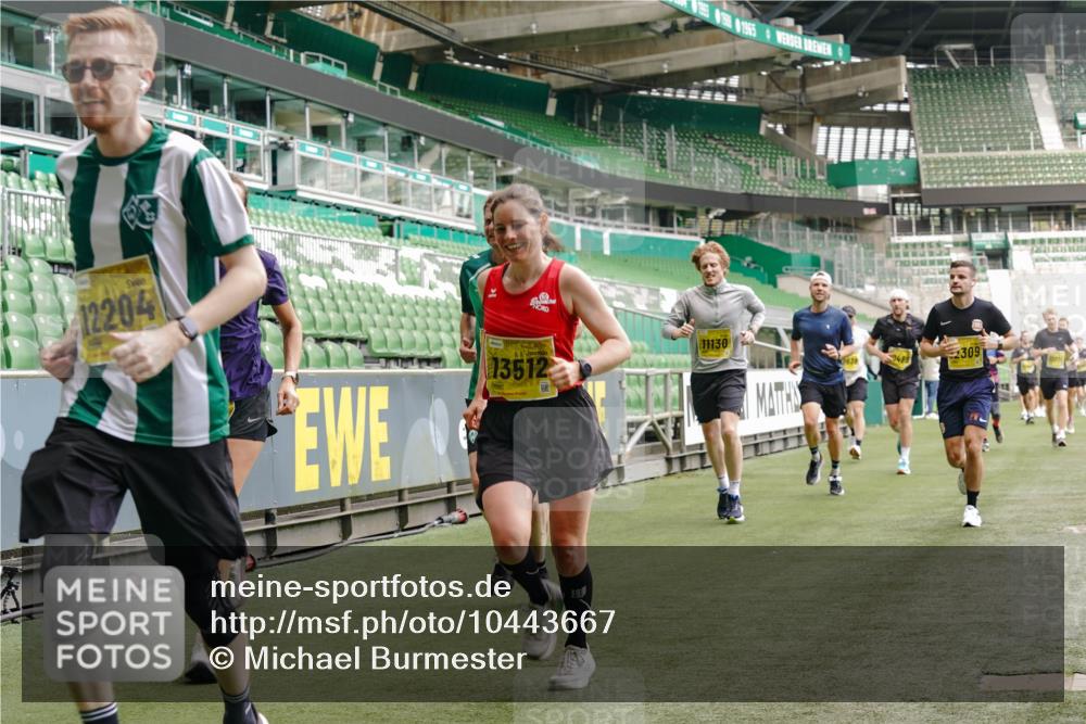 13.09.2026 - 21. swb-Marathon Bremen Michael Burmester http://msf.ph/oto/10443667 13.09.2026 10:28:43 Laufen im Stadion 10142, 10170, 10183, 10189, 10200, 10223, 10267, 10269, 10270, 10293, 10294, 10310, 10316, 10329, 10334, 10348, 10381, 10393, 10421, 10426, 10508, 10525, 10537, 10538, 10544, 10566, 10594, 10655, 10709, 10739, 10763, 10770, 10814, 10835, 10840, 10846, 10860, 10876, 10897, 10898, 10910, 10917, 10923, 10966, 10993, 11005, 11007, 11018, 11035, 11058, 11076, 11087, 11092, 11109, 11111, 11148, 11170 meine-sportfotos.de