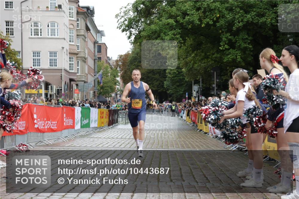 13.09.2026 - Kiel Lauf Yannick Fuchs http://msf.ph/oto/10443687 13.09.2026 12:09:52 Ziel 1201 meine-sportfotos.de