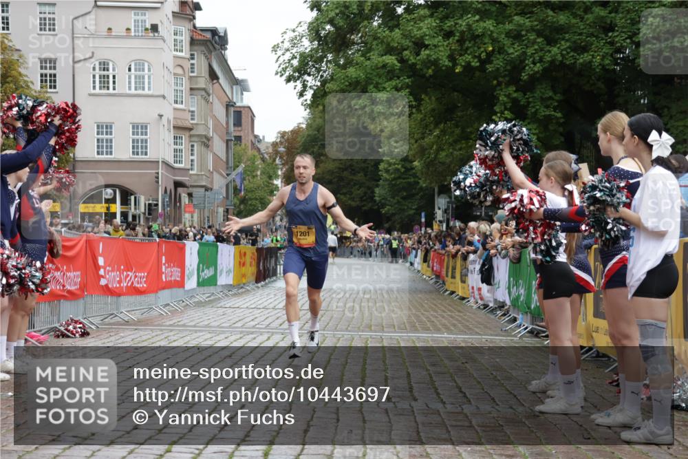 13.09.2026 - Kiel Lauf Yannick Fuchs http://msf.ph/oto/10443697 13.09.2026 12:09:53 Ziel 1201 meine-sportfotos.de