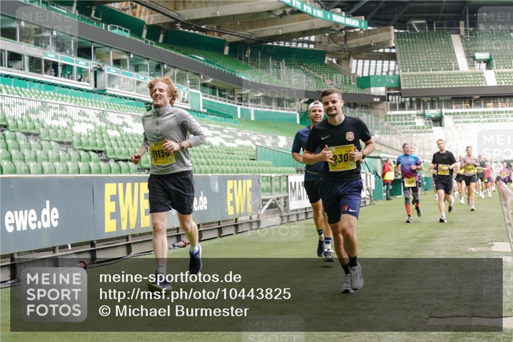 13.09.2026 - 21. swb-Marathon Bremen Michael Burmester http://msf.ph/oto/10443825 13.09.2026 10:28:45 Laufen im Stadion 10142, 10170, 10183, 10189, 10200, 10223, 10267, 10269, 10270, 10293, 10294, 10316, 10329, 10334, 10348, 10381, 10393, 10421, 10426, 10508, 10525, 10537, 10538, 10544, 10566, 10594, 10655, 10709, 10739, 10763, 10770, 10814, 10835, 10840, 10846, 10860, 10876, 10898, 10910, 10917, 10923, 10966, 10993, 11005, 11007, 11018, 11035, 11058, 11076, 11087, 11092, 11109, 11111, 11148, 11170 meine-sportfotos.de