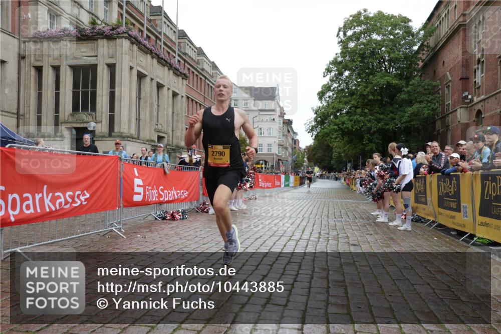 13.09.2026 - Kiel Lauf Yannick Fuchs http://msf.ph/oto/10443885 13.09.2026 12:10:46 Ziel 61, 2077, 2790, 7264, 1373, 1949, 2327, 2457, 4710, 11322, 12191, 61 meine-sportfotos.de
