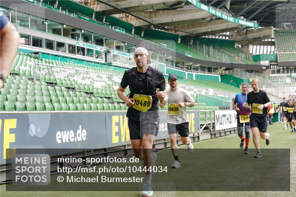 13.09.2026 - 21. swb-Marathon Bremen Michael Burmester http://msf.ph/oto/10444034 13.09.2026 10:28:48 Laufen im Stadion 10142, 10162, 10170, 10183, 10189, 10200, 10223, 10253, 10267, 10270, 10293, 10294, 10316, 10329, 10334, 10348, 10381, 10393, 10421, 10426, 10508, 10525, 10537, 10538, 10544, 10594, 10655, 10709, 10739, 10763, 10770, 10814, 10825, 10835, 10840, 10846, 10860, 10876, 10910, 10917, 10923, 10966, 10993, 11005, 11007, 11018, 11035, 11058, 11076, 11087, 11092, 11109, 11111, 11148, 11170 meine-sportfotos.de