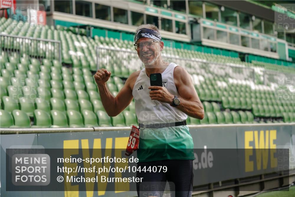 13.09.2026 - 21. swb-Marathon Bremen Michael Burmester http://msf.ph/oto/10444079 13.09.2026 12:44:55 Laufen im Stadion 280, 339, 474, 493, 508, 623, 678, 681, 715, 788, 969, 1264, 1277, 1301, 1335, 1372, 1498, 1696, 1770, 1937, 1975, 2020, 2098, 3092, 3271, 3500, 3609, 4110, 4118, 4157, 4328, 4739, 4904, 5092, 5143, 5199, 5369, 5601, 5776, 5996, 6579, 6918, 6973, 7015, 7170, 7206, 7265, 7478, 7715, 7841, 7950, 8028, 8054, 8096, 8850, 8936, 9070, 9129, 9137, 9306, 9583, 9642, 13063, 13168, 13237, 126, 371, 603, 640, 650, 671, 735, 744, 862, 912, 957, 1136, 1411, 1667, 1822, 1850 meine-sportfotos.de