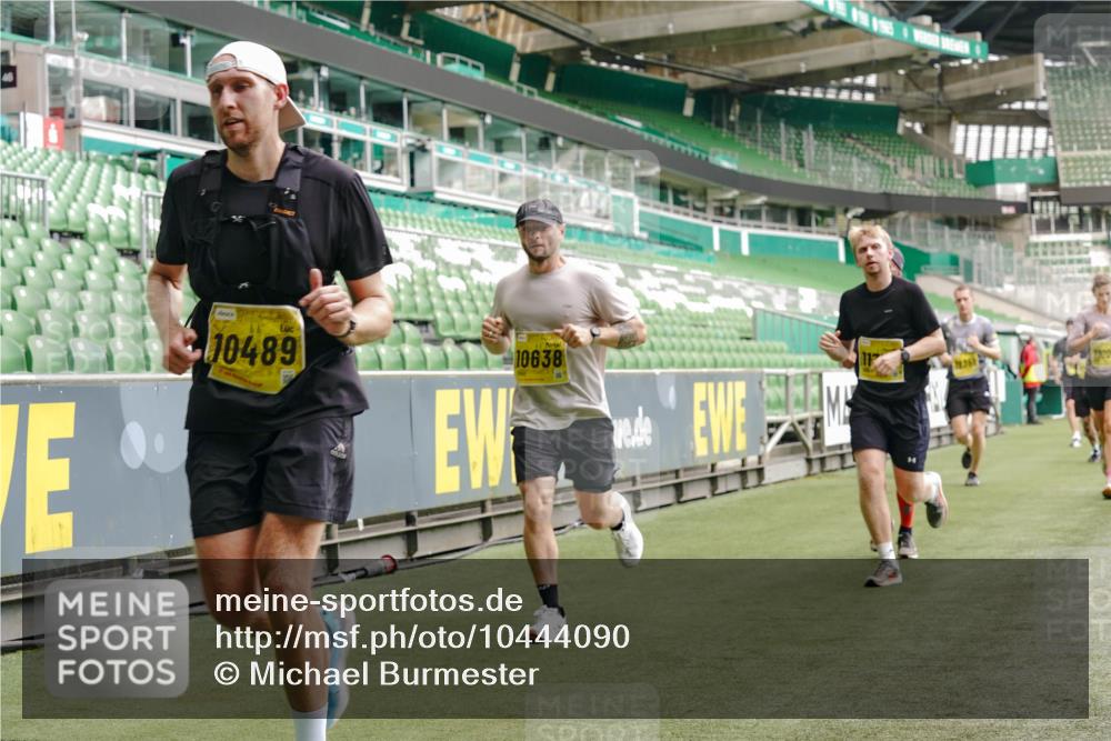13.09.2026 - 21. swb-Marathon Bremen Michael Burmester http://msf.ph/oto/10444090 13.09.2026 10:28:49 Laufen im Stadion 10162, 10170, 10183, 10189, 10200, 10218, 10223, 10253, 10267, 10270, 10293, 10294, 10316, 10329, 10334, 10348, 10381, 10393, 10421, 10426, 10508, 10525, 10537, 10538, 10544, 10594, 10655, 10709, 10739, 10763, 10770, 10814, 10825, 10835, 10840, 10846, 10860, 10876, 10910, 10917, 10923, 10966, 10993, 11005, 11007, 11018, 11035, 11058, 11076, 11087, 11092, 11109, 11111, 11148, 11170 meine-sportfotos.de
