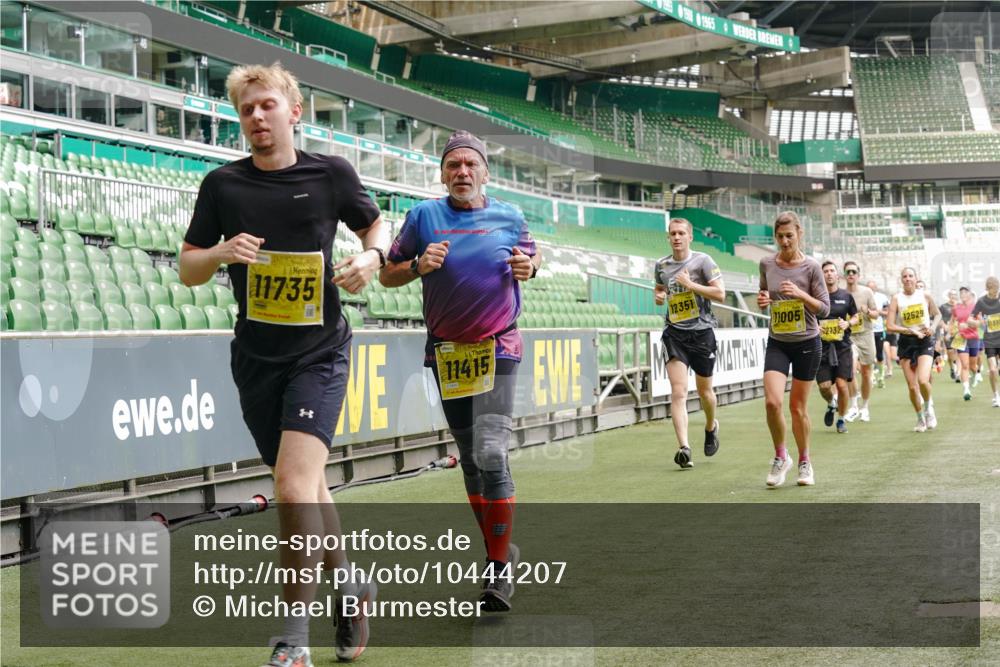13.09.2026 - 21. swb-Marathon Bremen Michael Burmester http://msf.ph/oto/10444207 13.09.2026 10:28:51 Laufen im Stadion 10162, 10170, 10183, 10189, 10200, 10218, 10223, 10253, 10267, 10270, 10293, 10294, 10316, 10329, 10334, 10348, 10381, 10393, 10421, 10426, 10508, 10525, 10537, 10538, 10544, 10594, 10655, 10709, 10739, 10763, 10770, 10814, 10825, 10835, 10840, 10846, 10860, 10876, 10910, 10917, 10923, 10966, 10993, 11005, 11007, 11018, 11035, 11058, 11076, 11087, 11092, 11109, 11111, 11148, 11170 meine-sportfotos.de