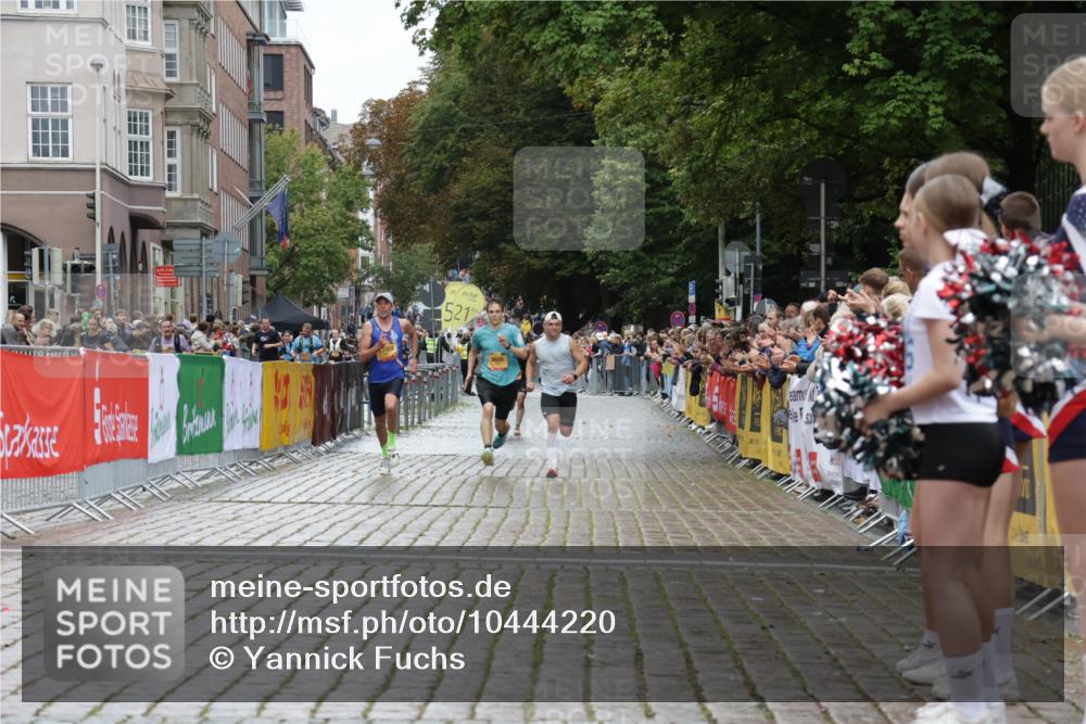 13.09.2026 - Kiel Lauf Yannick Fuchs http://msf.ph/oto/10444220 13.09.2026 12:12:05 Ziel 3730, 4347, 8209, 8609, 8993, 11504, 2631, 4347 meine-sportfotos.de