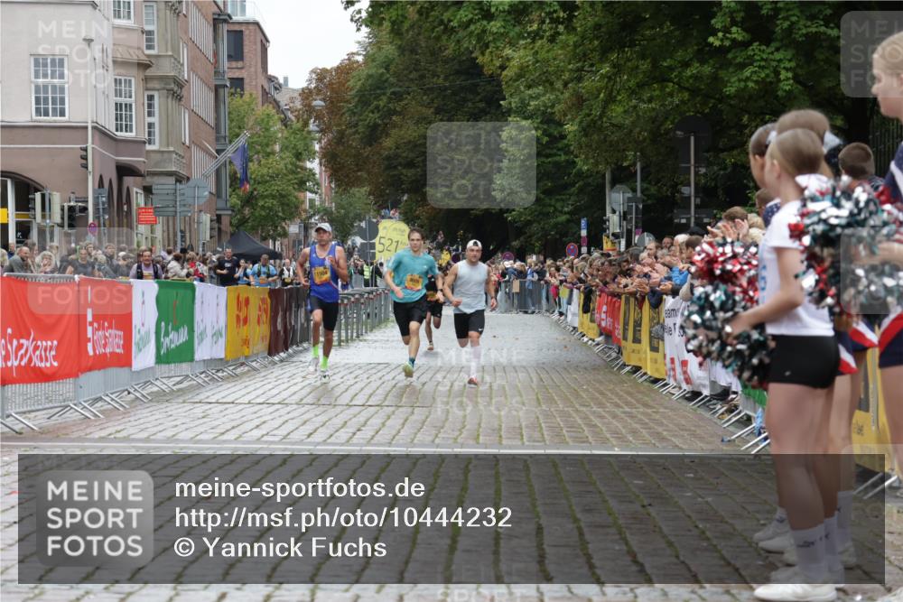 13.09.2026 - Kiel Lauf Yannick Fuchs http://msf.ph/oto/10444232 13.09.2026 12:12:05 Ziel 3730, 4347, 8209, 8609, 8993, 11504, 2631, 4347 meine-sportfotos.de