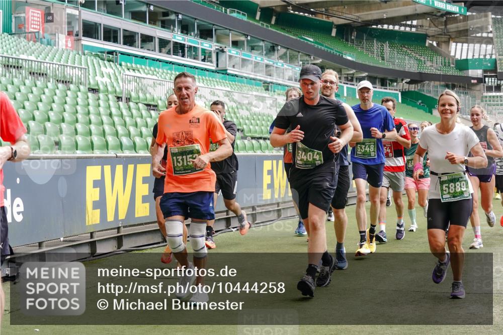 13.09.2026 - 21. swb-Marathon Bremen Michael Burmester http://msf.ph/oto/10444258 13.09.2026 13:07:40 Laufen im Stadion 132, 156, 287, 303, 310, 372, 489, 551, 578, 607, 613, 682, 716, 800, 808, 809, 831, 834, 846, 884, 911, 922, 1083, 1173, 1189, 1205, 1210, 1285, 1289, 1322, 1364, 1365, 1369, 1387, 1395, 1437, 1532, 1545, 1574, 1600, 1688, 1823, 1831, 1841, 1848, 1854, 1871, 1899, 1909, 1926, 1938, 2003, 2041, 2070, 2090, 2215, 2219, 2229, 2275, 2283, 2318, 2356, 2366, 2405, 2440, 2492, 2565, 2611, 2635, 2699, 2707, 2721, 2727, 2731, 2755, 2782, 2802, 2818, 2831, 2866, 2902, 2911, 2949, 2960 meine-sportfotos.de