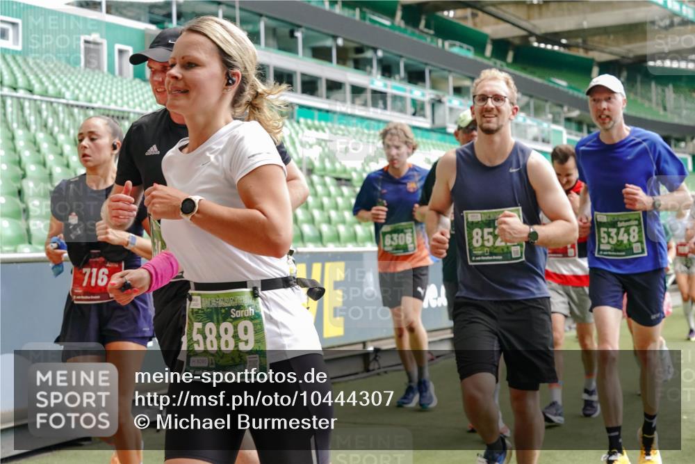 13.09.2026 - 21. swb-Marathon Bremen Michael Burmester http://msf.ph/oto/10444307 13.09.2026 13:07:42 Laufen im Stadion 132, 156, 303, 310, 372, 489, 551, 607, 682, 716, 800, 808, 809, 831, 834, 846, 884, 911, 922, 1083, 1173, 1189, 1205, 1210, 1285, 1289, 1322, 1364, 1365, 1369, 1387, 1395, 1437, 1532, 1545, 1559, 1574, 1600, 1688, 1823, 1831, 1841, 1848, 1854, 1871, 1899, 1909, 1926, 1938, 2003, 2041, 2070, 2090, 2215, 2219, 2229, 2275, 2283, 2318, 2356, 2366, 2405, 2440, 2492, 2565, 2611, 2635, 2699, 2707, 2721, 2727, 2731, 2755, 2782, 2802, 2818, 2831, 2866, 2902, 2911, 2949, 2960 meine-sportfotos.de