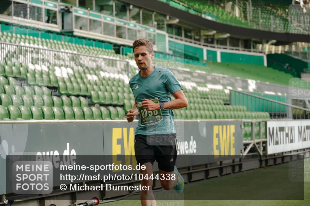 13.09.2026 - 21. swb-Marathon Bremen Michael Burmester http://msf.ph/oto/10444338 13.09.2026 12:45:11 Laufen im Stadion 195, 280, 339, 474, 493, 508, 623, 678, 681, 715, 788, 969, 1017, 1241, 1264, 1277, 1301, 1335, 1372, 1498, 1696, 1770, 1863, 1937, 1975, 2020, 2084, 2098, 3092, 3271, 3609, 4110, 4118, 4157, 4328, 4739, 4904, 5092, 5369, 5719, 5996, 6918, 6973, 7015, 7206, 7265, 7336, 7478, 7715, 8028, 8054, 8096, 8756, 8936, 9070, 9129, 9137, 9273, 9306, 9583, 9642, 13063, 13168, 13237, 126, 371, 603, 640, 650, 671, 735, 744, 912, 957, 1411, 1667, 1822, 1850 meine-sportfotos.de