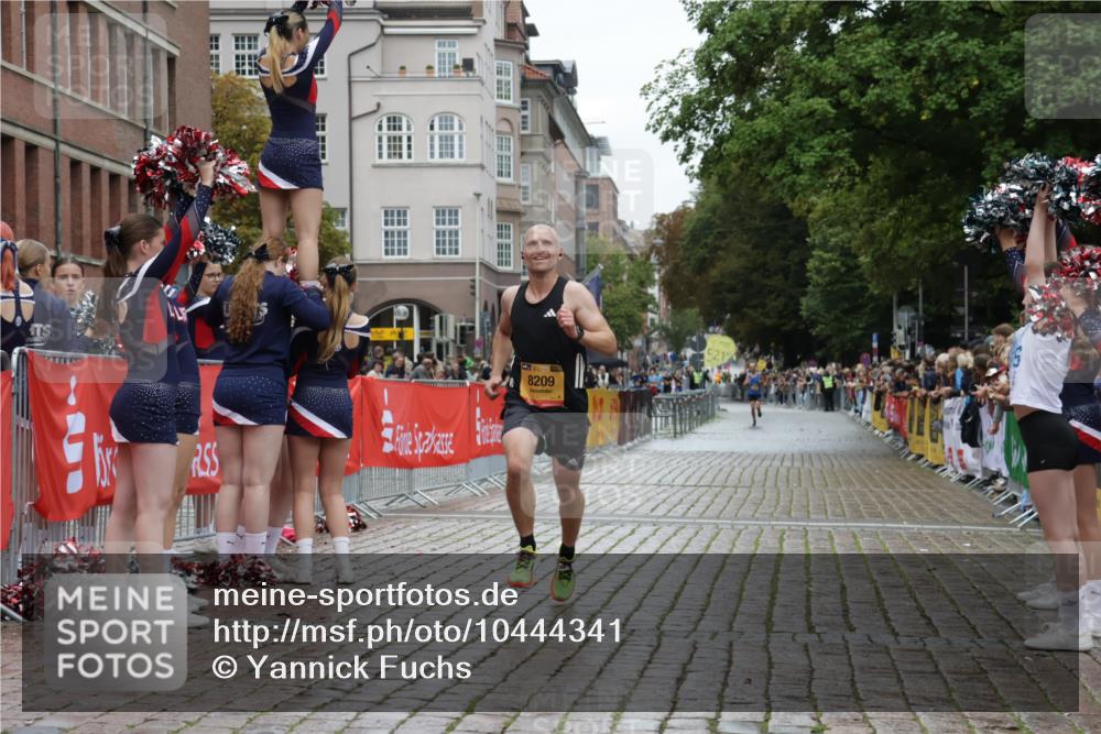 13.09.2026 - Kiel Lauf Yannick Fuchs http://msf.ph/oto/10444341 13.09.2026 12:12:15 Ziel 3730, 3730, 8209, 8609, 8993, 11504 meine-sportfotos.de