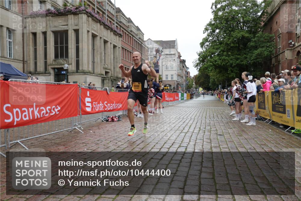 13.09.2026 - Kiel Lauf Yannick Fuchs http://msf.ph/oto/10444400 13.09.2026 12:12:17 Ziel 3730, 8209, 8609, 8993, 11504, 8609 meine-sportfotos.de