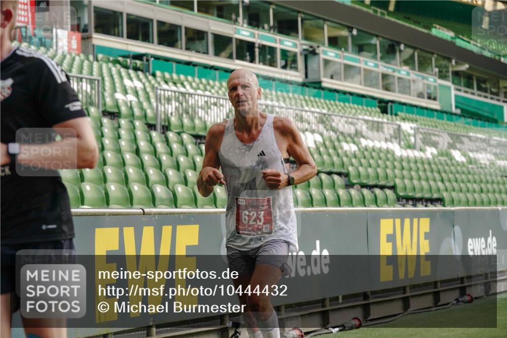 13.09.2026 - 21. swb-Marathon Bremen Michael Burmester http://msf.ph/oto/10444432 13.09.2026 12:45:17 Laufen im Stadion 195, 280, 339, 474, 493, 508, 623, 678, 681, 715, 788, 969, 1017, 1241, 1264, 1277, 1301, 1335, 1372, 1498, 1696, 1770, 1863, 1937, 1975, 2020, 2084, 2098, 2297, 2889, 3092, 3271, 3609, 4110, 4118, 4157, 4328, 4739, 5092, 5369, 5719, 5996, 6918, 6973, 7015, 7206, 7265, 7336, 7478, 7715, 8028, 8054, 8096, 8319, 8325, 8331, 8756, 8936, 9070, 9129, 9137, 9273, 9306, 9583, 9642, 13063, 13168, 13237, 371, 439, 603, 650, 744, 957, 1411, 1667, 1822, 1850 meine-sportfotos.de