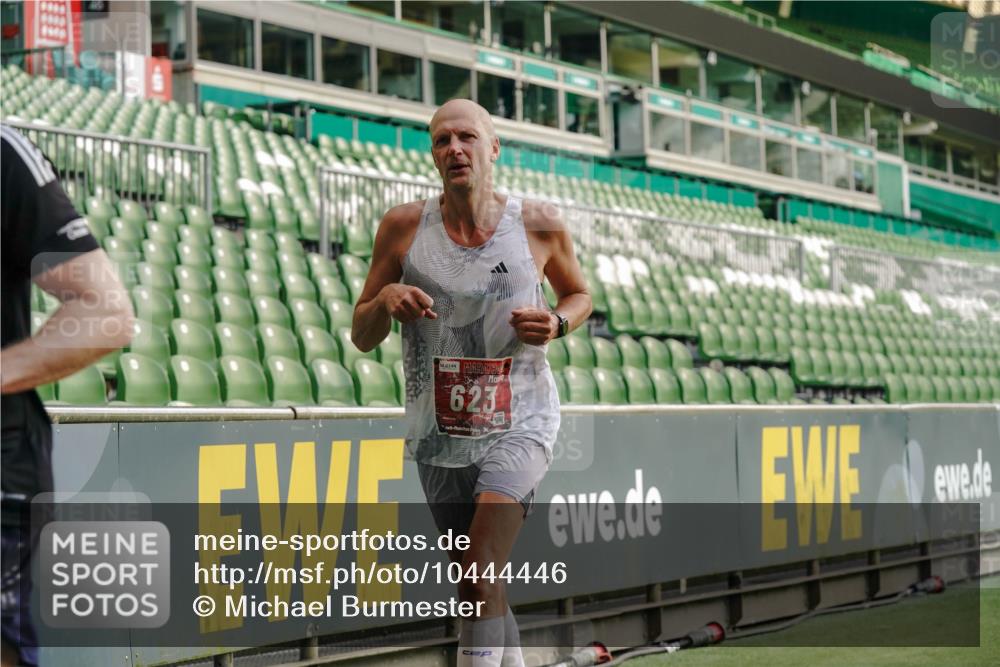 13.09.2026 - 21. swb-Marathon Bremen Michael Burmester http://msf.ph/oto/10444446 13.09.2026 12:45:17 Laufen im Stadion 195, 280, 339, 474, 493, 508, 623, 678, 681, 715, 788, 969, 1017, 1241, 1264, 1277, 1301, 1335, 1372, 1498, 1696, 1770, 1863, 1937, 1975, 2020, 2084, 2098, 2297, 2889, 3092, 3271, 3609, 4110, 4118, 4157, 4328, 4739, 5092, 5369, 5719, 5996, 6918, 6973, 7015, 7206, 7265, 7336, 7478, 7715, 8028, 8054, 8096, 8319, 8325, 8331, 8756, 8936, 9070, 9129, 9137, 9273, 9306, 9583, 9642, 13063, 13168, 13237, 371, 439, 603, 650, 744, 957, 1411, 1667, 1822, 1850 meine-sportfotos.de
