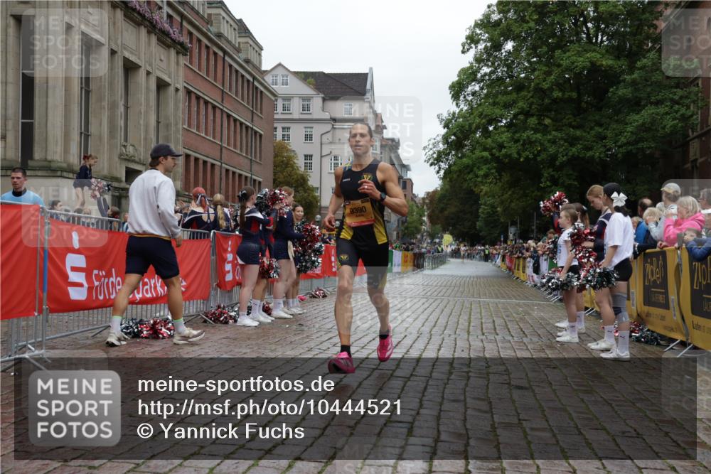 13.09.2026 - Kiel Lauf Yannick Fuchs http://msf.ph/oto/10444521 13.09.2026 12:13:09 Ziel 11809, 9390, 902, 3290, 10470 meine-sportfotos.de