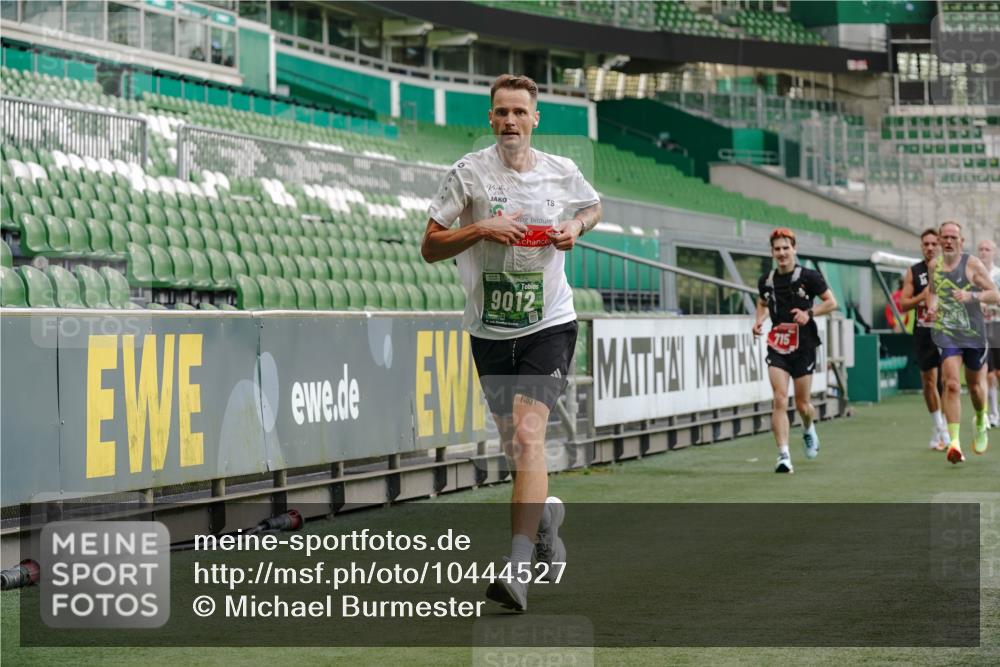 13.09.2026 - 21. swb-Marathon Bremen Michael Burmester http://msf.ph/oto/10444527 13.09.2026 12:45:21 Laufen im Stadion 195, 280, 339, 474, 493, 508, 623, 678, 681, 715, 788, 969, 1017, 1181, 1241, 1264, 1277, 1301, 1335, 1498, 1696, 1770, 1863, 1937, 1975, 2020, 2084, 2098, 2297, 2889, 3092, 3271, 3609, 4110, 4118, 4157, 4328, 4739, 5092, 5369, 5719, 5996, 6918, 6973, 7015, 7206, 7265, 7336, 7478, 7715, 8028, 8054, 8096, 8319, 8325, 8331, 8756, 8936, 9070, 9129, 9137, 9273, 9306, 9495, 9583, 9642, 13063, 13168, 13237, 371, 439, 650, 744, 957, 1411, 1667, 1822, 1850 meine-sportfotos.de