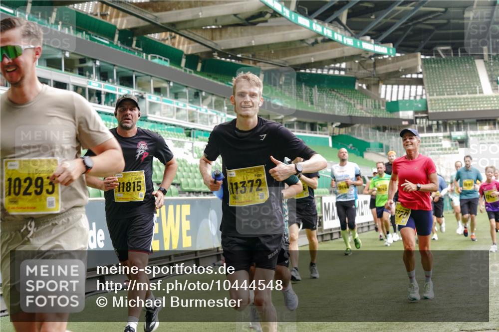 13.09.2026 - 21. swb-Marathon Bremen Michael Burmester http://msf.ph/oto/10444548 13.09.2026 10:28:57 Laufen im Stadion 10162, 10170, 10183, 10189, 10200, 10218, 10223, 10253, 10267, 10270, 10293, 10294, 10316, 10329, 10334, 10348, 10381, 10393, 10421, 10426, 10508, 10525, 10537, 10538, 10544, 10594, 10655, 10709, 10739, 10763, 10770, 10814, 10825, 10835, 10840, 10846, 10860, 10876, 10910, 10917, 10923, 10966, 10993, 11005, 11007, 11018, 11035, 11058, 11076, 11087, 11092, 11109, 11111, 11170 meine-sportfotos.de