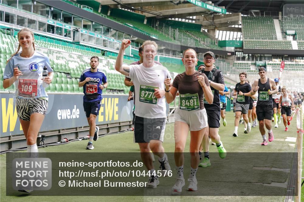 13.09.2026 - 21. swb-Marathon Bremen Michael Burmester http://msf.ph/oto/10444576 13.09.2026 13:07:45 Laufen im Stadion 132, 156, 303, 310, 372, 489, 551, 607, 682, 716, 800, 808, 809, 831, 834, 846, 884, 911, 922, 1083, 1173, 1189, 1205, 1210, 1285, 1289, 1322, 1364, 1365, 1369, 1387, 1395, 1437, 1532, 1545, 1559, 1574, 1600, 1688, 1823, 1831, 1841, 1848, 1854, 1871, 1899, 1909, 1926, 1938, 2003, 2041, 2070, 2090, 2215, 2219, 2229, 2275, 2283, 2318, 2356, 2366, 2405, 2440, 2492, 2565, 2611, 2635, 2699, 2707, 2721, 2727, 2731, 2755, 2782, 2802, 2818, 2831, 2866, 2902, 2911, 2949, 2960 meine-sportfotos.de