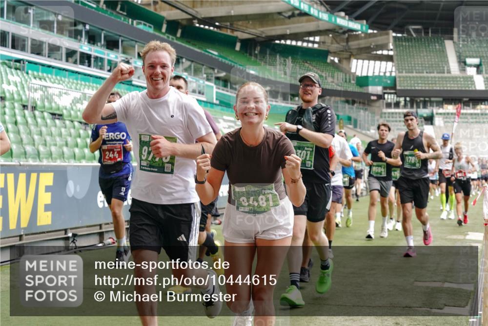 13.09.2026 - 21. swb-Marathon Bremen Michael Burmester http://msf.ph/oto/10444615 13.09.2026 13:07:46 Laufen im Stadion 132, 156, 303, 310, 372, 489, 551, 607, 682, 716, 800, 808, 809, 831, 834, 846, 884, 911, 922, 1083, 1124, 1173, 1189, 1205, 1210, 1285, 1289, 1322, 1364, 1365, 1369, 1387, 1395, 1437, 1532, 1545, 1559, 1600, 1688, 1823, 1831, 1841, 1848, 1854, 1871, 1899, 1926, 1938, 2003, 2041, 2070, 2090, 2215, 2219, 2229, 2275, 2283, 2318, 2356, 2366, 2405, 2440, 2492, 2565, 2611, 2635, 2699, 2707, 2721, 2727, 2731, 2755, 2782, 2802, 2818, 2831, 2866, 2902, 2911, 2930, 2949, 2960 meine-sportfotos.de