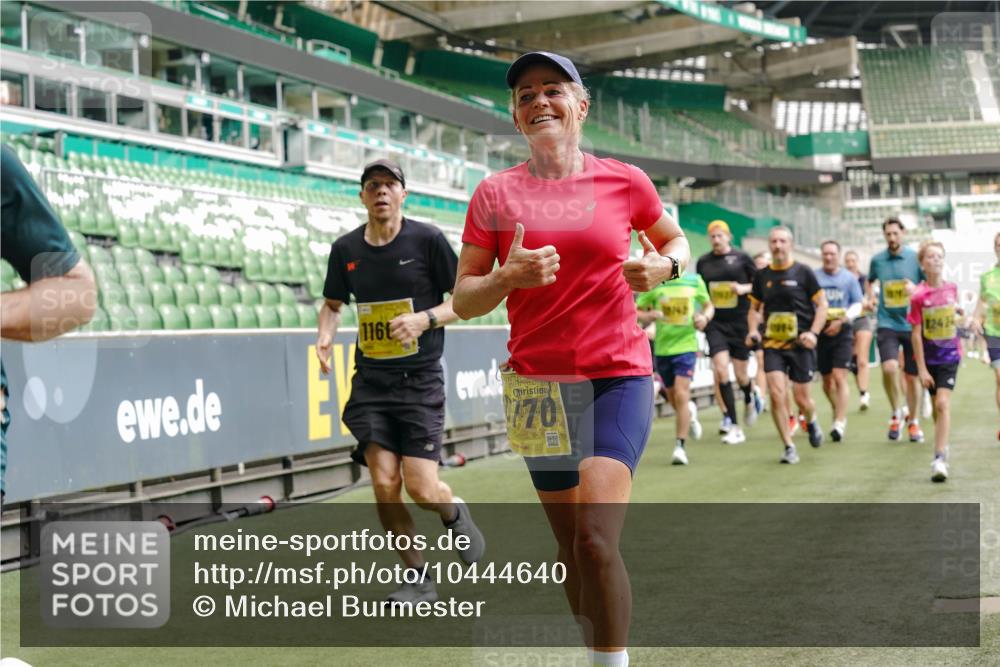 13.09.2026 - 21. swb-Marathon Bremen Michael Burmester http://msf.ph/oto/10444640 13.09.2026 10:28:59 Laufen im Stadion 10162, 10170, 10183, 10189, 10200, 10218, 10223, 10253, 10267, 10270, 10293, 10294, 10316, 10329, 10334, 10348, 10381, 10393, 10421, 10426, 10467, 10508, 10525, 10537, 10538, 10544, 10585, 10594, 10655, 10709, 10739, 10763, 10770, 10814, 10825, 10835, 10840, 10846, 10860, 10876, 10910, 10917, 10923, 10966, 10993, 11005, 11007, 11018, 11035, 11058, 11076, 11087, 11092, 11109, 11111, 11170 meine-sportfotos.de