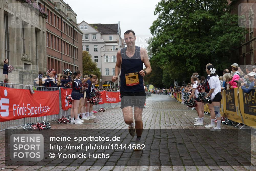 13.09.2026 - Kiel Lauf Yannick Fuchs http://msf.ph/oto/10444682 13.09.2026 12:13:44 Ziel 663, 10008, 10160, 10927, 902, 3290, 10470, 2109, 10208, 11809 meine-sportfotos.de