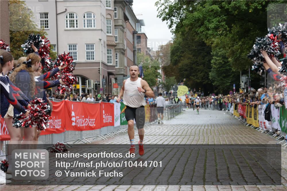 13.09.2026 - Kiel Lauf Yannick Fuchs http://msf.ph/oto/10444701 13.09.2026 12:13:45 Ziel 663, 2109, 10008, 10160, 10927, 902, 3290, 10470, 10208, 11809 meine-sportfotos.de