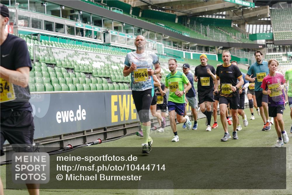 13.09.2026 - 21. swb-Marathon Bremen Michael Burmester http://msf.ph/oto/10444714 13.09.2026 10:29:00 Laufen im Stadion 10162, 10170, 10183, 10189, 10200, 10218, 10223, 10253, 10267, 10270, 10293, 10294, 10316, 10329, 10334, 10348, 10381, 10393, 10421, 10426, 10467, 10508, 10525, 10537, 10538, 10544, 10585, 10594, 10655, 10709, 10739, 10763, 10770, 10814, 10825, 10835, 10840, 10846, 10860, 10876, 10910, 10917, 10923, 10966, 10993, 11005, 11007, 11018, 11035, 11058, 11076, 11087, 11092, 11109, 11111, 11170 meine-sportfotos.de