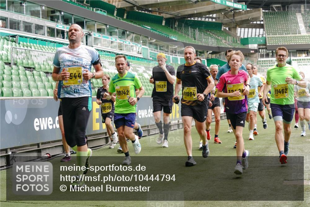 13.09.2026 - 21. swb-Marathon Bremen Michael Burmester http://msf.ph/oto/10444794 13.09.2026 10:29:01 Laufen im Stadion 10162, 10170, 10183, 10189, 10200, 10218, 10223, 10253, 10267, 10270, 10293, 10294, 10316, 10329, 10334, 10348, 10381, 10393, 10421, 10426, 10467, 10508, 10525, 10537, 10538, 10544, 10585, 10594, 10655, 10709, 10734, 10739, 10761, 10763, 10770, 10814, 10825, 10835, 10840, 10846, 10860, 10876, 10910, 10917, 10923, 10966, 10993, 11005, 11007, 11018, 11035, 11058, 11076, 11087, 11092, 11109, 11111, 11170 meine-sportfotos.de