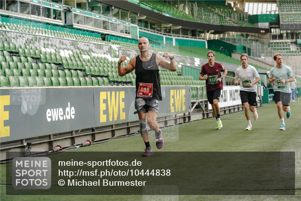 13.09.2026 - 21. swb-Marathon Bremen Michael Burmester http://msf.ph/oto/10444838 13.09.2026 12:45:33 Laufen im Stadion 195, 280, 339, 474, 493, 508, 567, 678, 681, 697, 715, 788, 1017, 1034, 1181, 1241, 1264, 1277, 1301, 1335, 1498, 1696, 1863, 1937, 1975, 2020, 2084, 2098, 2297, 2889, 3092, 3271, 3609, 4110, 4118, 4157, 4328, 5092, 5719, 5996, 6918, 6973, 7015, 7206, 7265, 7336, 7478, 7715, 8028, 8054, 8096, 8319, 8325, 8331, 8670, 8701, 8756, 8936, 9070, 9129, 9137, 9273, 9306, 9495, 9583, 9642, 13063, 13168, 13237, 439, 650, 957, 1411, 1667, 1822, 1850 meine-sportfotos.de
